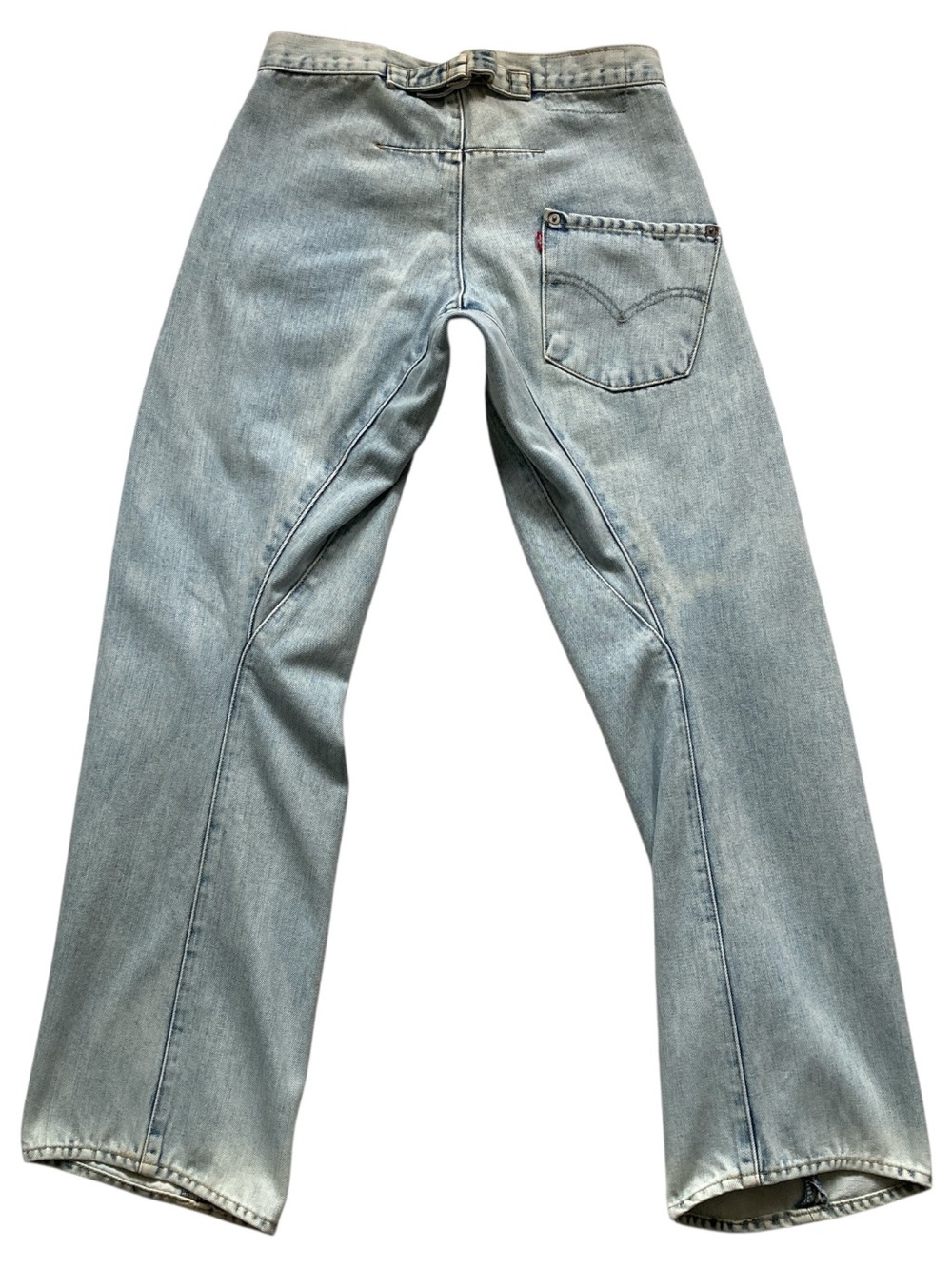 Vintage 90s Levi’s Engineered Back Buckle Light Wash Jeans ⭐️